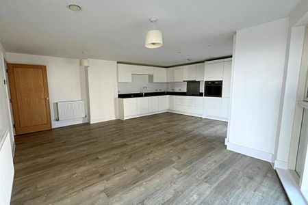 2 bedroom flat to rent - Photo 4