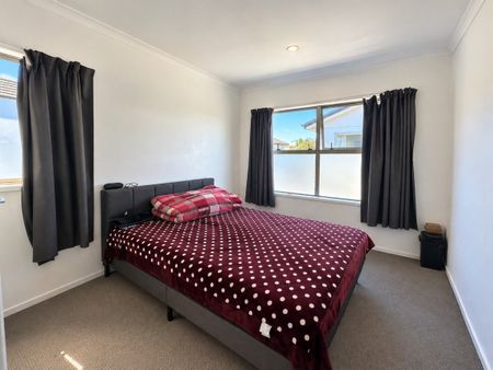 4-Bedroom Townhouse in a Convenient Location - Photo 5