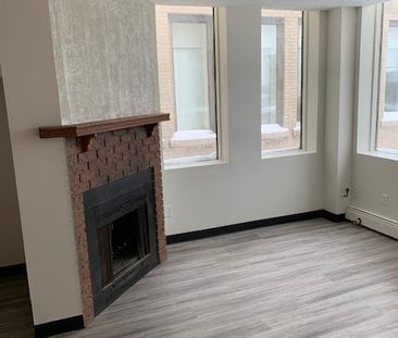 1BDRM/1BATH - 115 3RD AVE S - Available NOV 1 - Photo 1