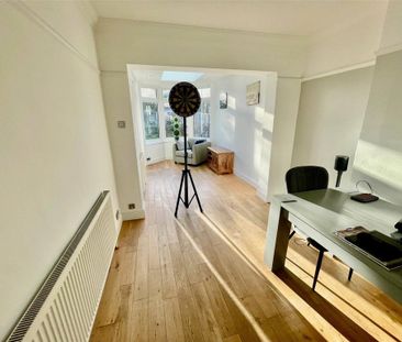 4 bedroom semi-detached house to rent - Photo 3