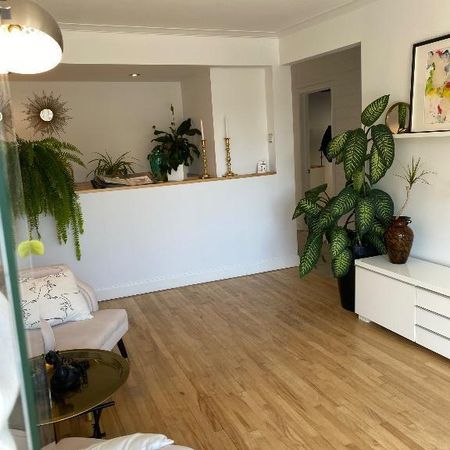 Superbe et grand 4 1/2 TRÈS lumineux et tranquille - Photo 4