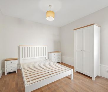 3 bedroom apartment to rent - Photo 4