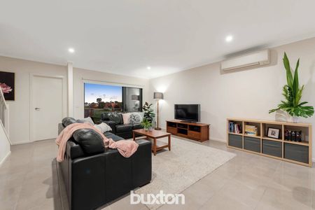 Taking carefree living to new heights! - Photo 2