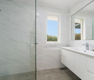 Comfort, Space & Lifestyle in South Frankston - Gardening Included - Photo 3