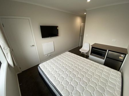 Hospital - Lake location - Photo 3