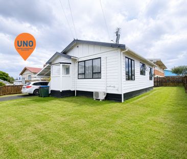 3 Bedrooms on Hutton Street - Photo 3