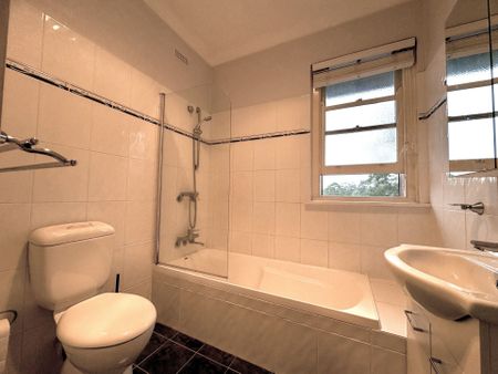 Conveniently Located Family Home - Photo 2