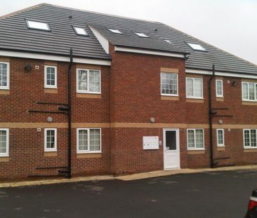 2 bedroom Flat To Let - Photo 1