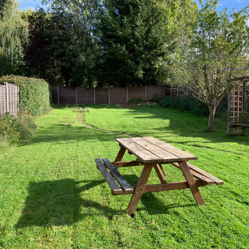 Applegarth Avenue - Photo 1