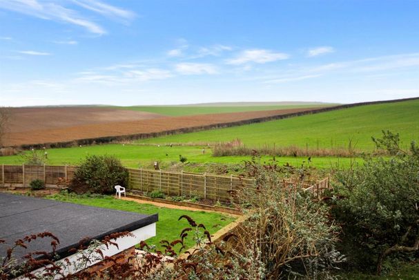 3 bedroom cottage to rent - Photo 1