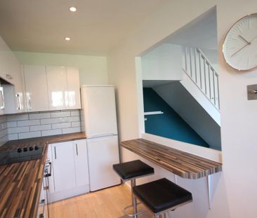 2 bedroom terraced house to rent - Photo 4