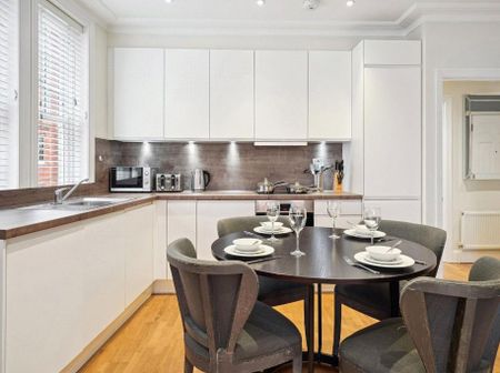 Hamlet Gardens, Ravenscourt Park, London W6 - Photo 3