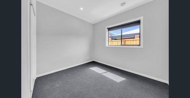 Modern 4-Bedroom Family Home in Prime Tarneit Place Estate Location - Photo 1