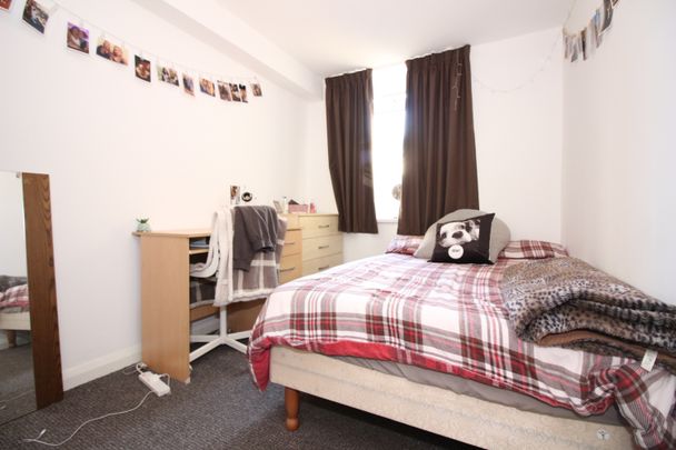 Hirwain Street, Cathays - Photo 1