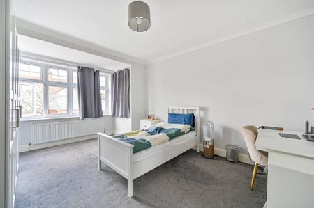 5 bedroom semi-detached house to rent - Photo 4