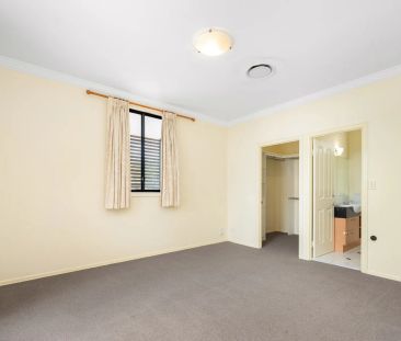 Spacious & Private Family Home in Prime Kelvin Grove Location - Photo 4