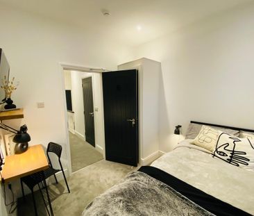 1 bedroom in a house share to rent - Photo 2