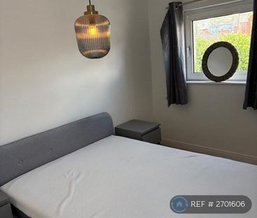 3 bedroom semi-detached house to rent - Photo 4