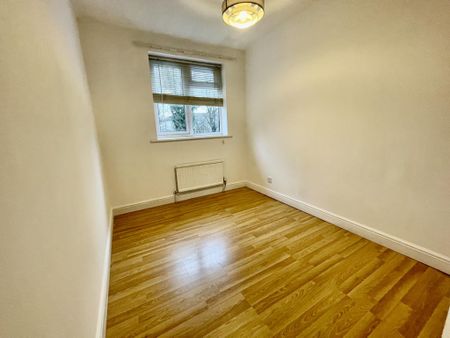 2 bedroom end of terrace house to rent - Photo 2