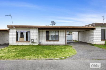 Well presented 2 Bedroom unit. - Photo 2