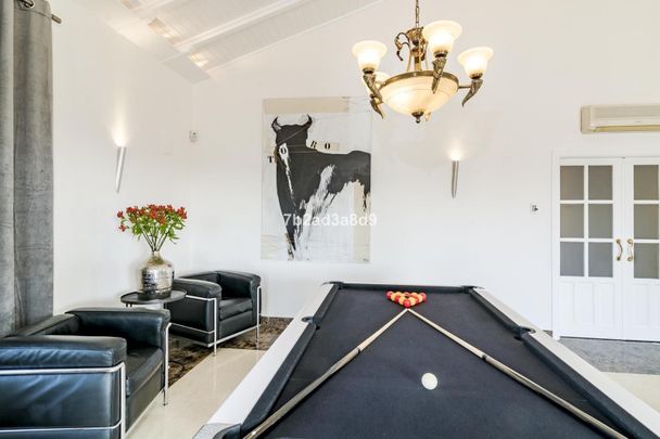 Detached Villa in Benahavís - Photo 1