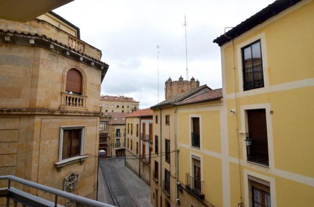 Piso de alquiler en Barrio del Centro - Foto 1