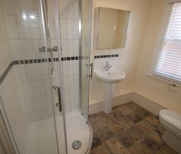 1 bedroom in a house share to rent - Photo 6