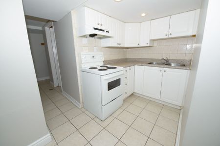 For Lease - 3765 Keenan Crescent Unit# 2, Mississauga, Ontario - Photo 2