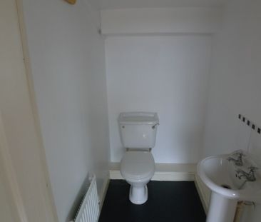 Two Bedroom Terraced House with Garden for Rent in West Thamesmead,... - Photo 3