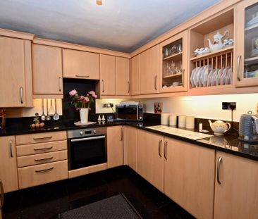 2 bedroom semi-detached house to rent - Photo 3