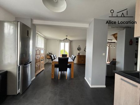 Location Appartement 4 pièces 75m² NEUVECELLE 74500 - Photo 3