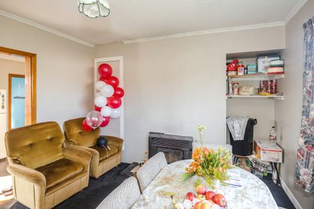 CHARACTER FAMILY HOME - Photo 5