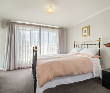 A home of elegance, ease and true tranqulity - Photo 5