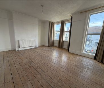 3 bedroom house to rent Ham Road, Worthing, BN11 - Photo 5