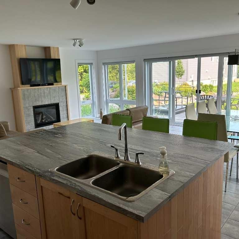 Maison récente à louer Granby - Photo 1