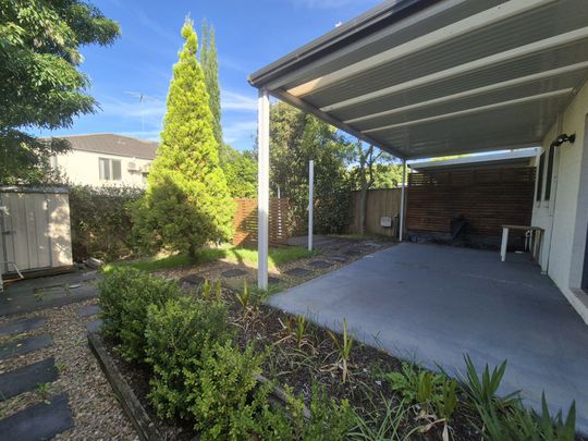 Beautiful 3 Bedroom Townhouse!!! - Photo 1