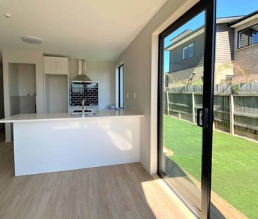 Well Maintained Modern Apartment - Photo 2