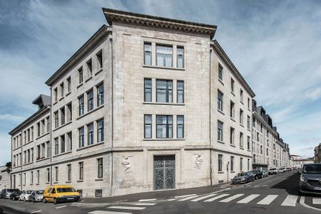 Location Appartement 2 pièces 42m² LA ROCHELLE 17000 - Photo 5