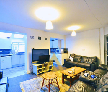 8 bedroom detached house to rent - Photo 4