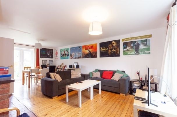 Coolidge Close, Headington - Photo 1