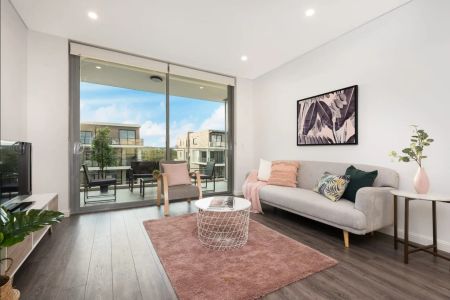 Top Floor Two Bedroom Apartment in Modern Complex - Photo 2