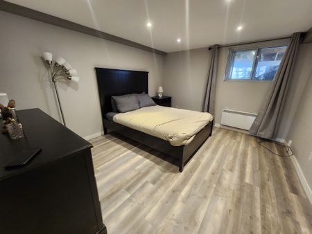 9325 Avenue Souligny, #A - Photo 2