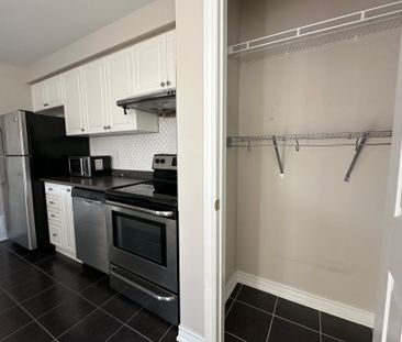 For Lease - 21 Duncan Road Unit# Coach, Markham, Ontario - Photo 1