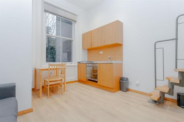 Studio to rent - Photo 1