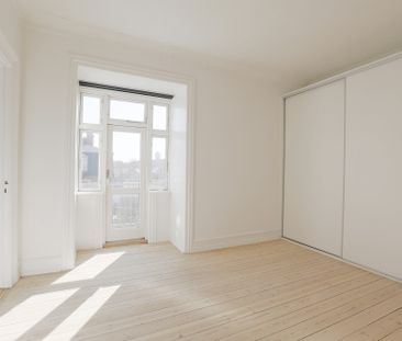 Stor herskabslejlighed i centrum - Photo 5