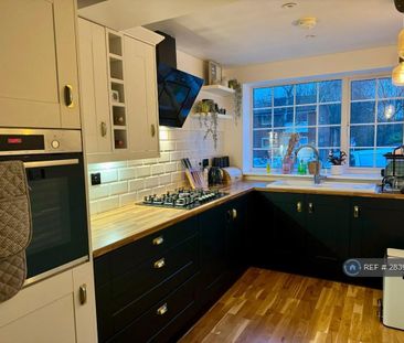 3 bedroom terraced house to rent - Photo 6