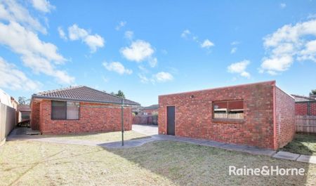 4 Shearer Place, Roxburgh Park, VIC 3064 - Photo 4