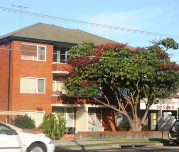 Spacious Unit - Conveniently Located - Photo 2