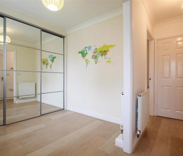 4 bedroom semi-detached house to rent - Photo 3