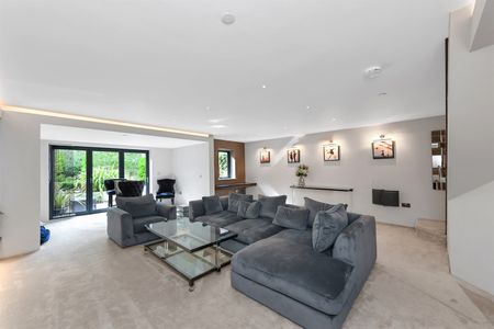 Springfield Pastures, NG3 - Photo 4